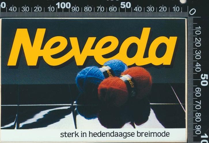 Sticker: Neveda - Sterk in hedendaagse breimode, Verzamelen, Stickers, Zo goed als nieuw, Bedrijf of Vereniging, Verzenden