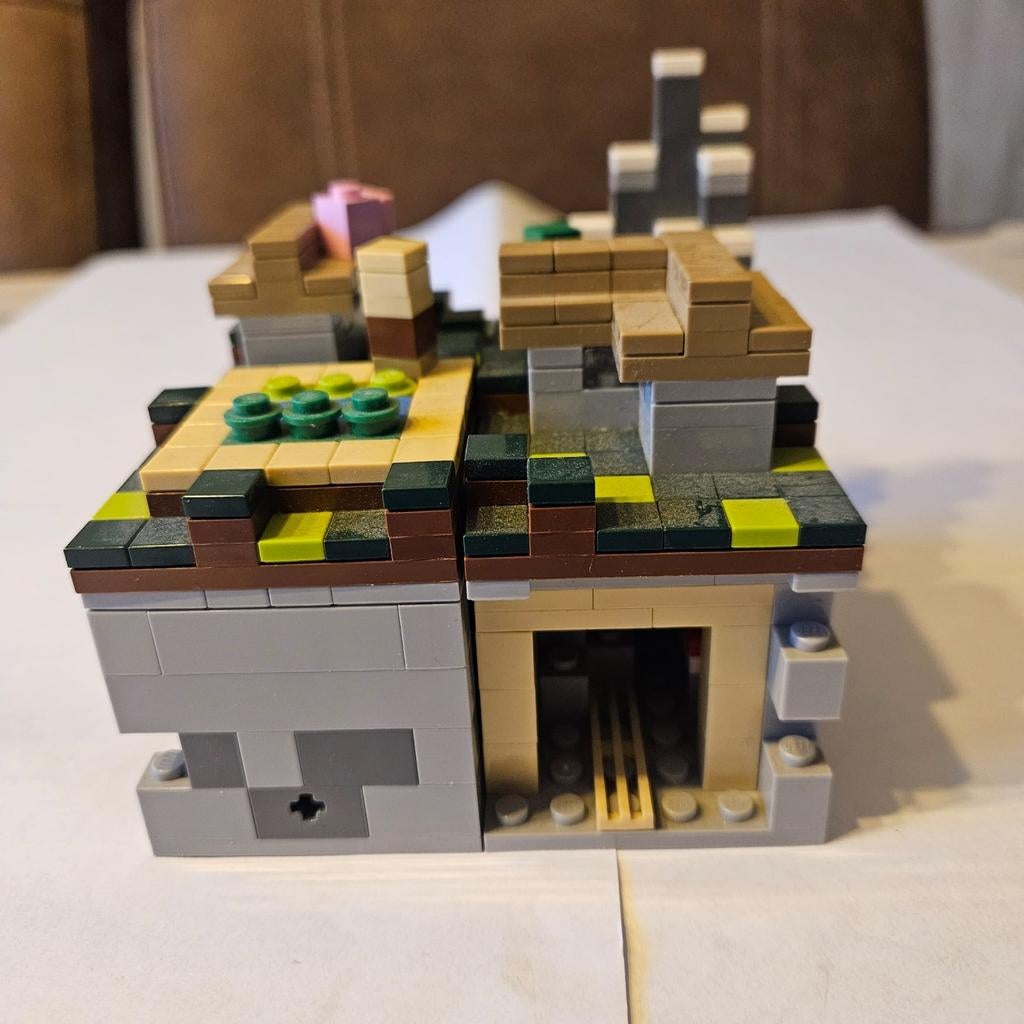 Lego Minecraft Microwereld - Het Dorp 21105, Kinderen en Baby's, Speelgoed | Duplo en Lego, Ophalen of Verzenden, Gebruikt, Complete set