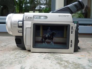 Sony MiniDV camera met 3CCD opname dus perfecte kwaliteit beschikbaar voor biedingen