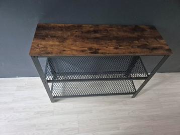 Industriële bijzettafel met metalen frame beschikbaar voor biedingen