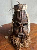 Tribal masker met 3 gezichten – hout, kokosvezel en bont, Antiek en Kunst, Kunst | Niet-Westerse kunst, Ophalen of Verzenden