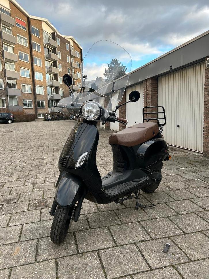 BTC Riva, Fietsen en Brommers, Scooters | Overige merken, Gebruikt, Maximaal 25 km/u, Benzine, Ophalen