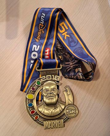 Marvel RunDisney medaille 5K Marathon - Disneyland Parijs beschikbaar voor biedingen