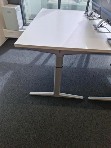 Ahrend bureau's 160x80 beschikbaar voor biedingen
