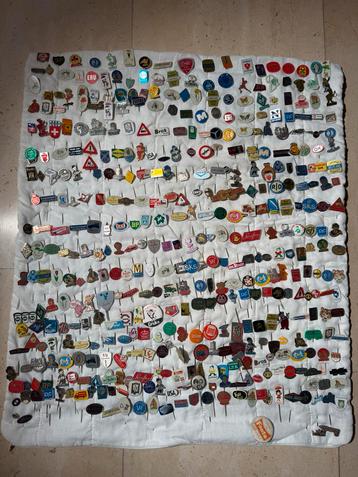Grote verzameling speldjes/pins beschikbaar voor biedingen