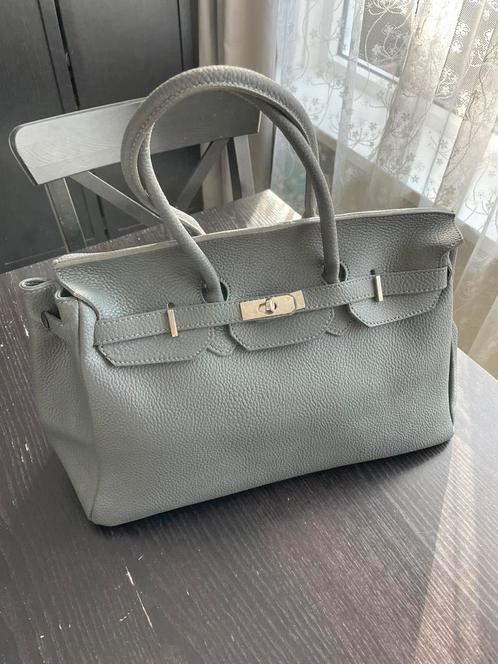 Grijze dames tas, Sieraden, Tassen en Uiterlijk, Tassen | Damestassen, Ophalen