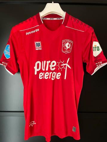 Mooi matchworn FC Twente shirt van Godfried Roemeratoe beschikbaar voor biedingen
