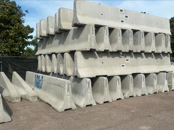 Betonnen barrier DB-100 beschikbaar voor biedingen