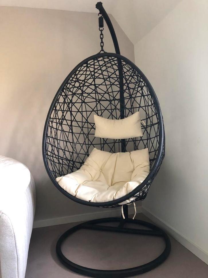 Hangstoel - Zwart met kussen, Huis en Inrichting, Stoelen, Zo goed als nieuw, Eén, Metaal, Zwart, Ophalen