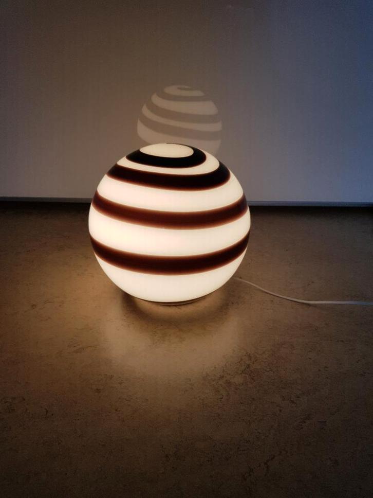 Groot model Vintage ILU lamp., Huis en Inrichting, Lampen | Tafellampen, Gebruikt, Minder dan 50 cm, Glas, Ophalen