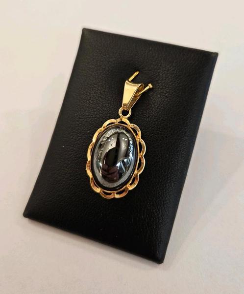 Vintage 14 karaats gouden hanger met Hematiet geelgoud, Sieraden, Tassen en Uiterlijk, Kettinghangers, Zo goed als nieuw, Goud
