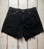 Levi’s 501 vintage black denim shorts / zwarte spijkerbroek, Zwart, Ophalen of Verzenden, Zo goed als nieuw, W28 - W29 (confectie 36)