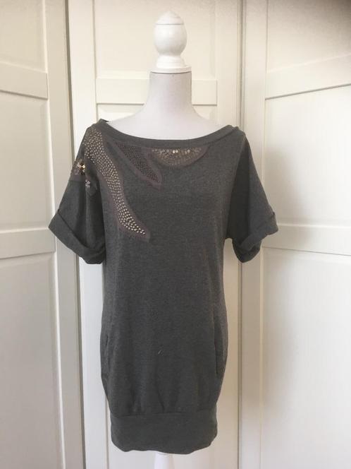 Guess zgan grijze lange sweat studs top, maat 36 S, Kleding | Dames, Tops, Zo goed als nieuw, Maat 36 (S), Grijs, Korte mouw, Ophalen of Verzenden
