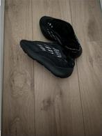 yeezy 700 maat 37, Kleding | Heren, Schoenen, Ophalen, Zo goed als nieuw, Zwart