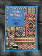 Boek randen borduren in kruisteek José Sterrenburg en garen, Ophalen of Verzenden, Borduren en Naaien, Jose sterrenburg