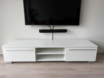 Tv meubel wit (180x45x40cm) beschikbaar voor biedingen