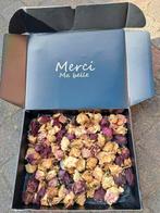 Grote zwarte kadoos met  gedroogde rozen, Ophalen of Verzenden