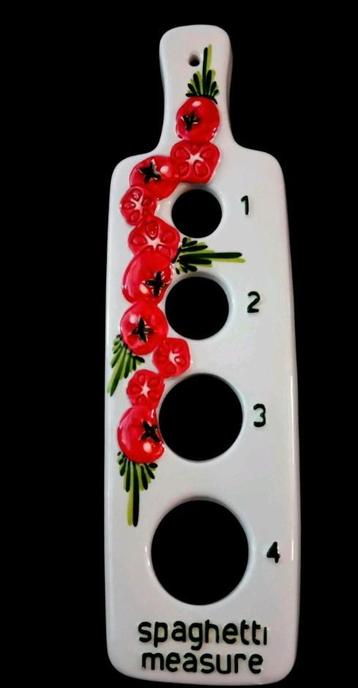 Italiaanse spaghetti-maatplank beschikbaar voor biedingen