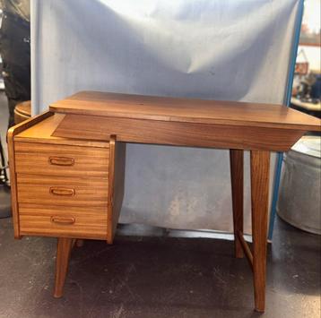 Vintage retro jaren 60 Mid century danish bureau beschikbaar voor biedingen