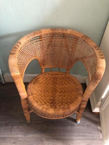 Leuk rotan stoeltje / stoel beschikbaar voor biedingen