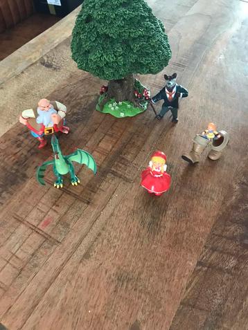 Efteling sprookjesboom en figuren beschikbaar voor biedingen
