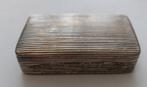 Zilveren snuifdoosje 1838 rib decor., Antiek en Kunst, Ophalen, Zilver