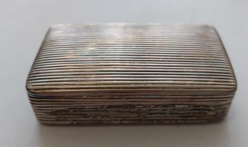Zilveren snuifdoosje 1838 rib decor. beschikbaar voor biedingen