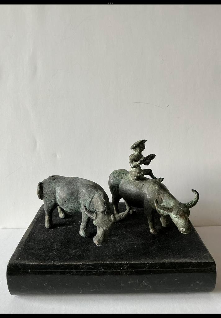 2 x Bronzen waterbuffel of yak en aziatische man / boer erop, Antiek en Kunst, Antiek | Koper en Brons, Ophalen of Verzenden