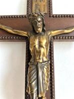 Antiek kruisbeeld hout met parelrand en bronzen corpus, Antiek en Kunst, Antiek | Religie, Ophalen
