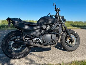 Suzuki GSX scrambler “Batbike” beschikbaar voor biedingen