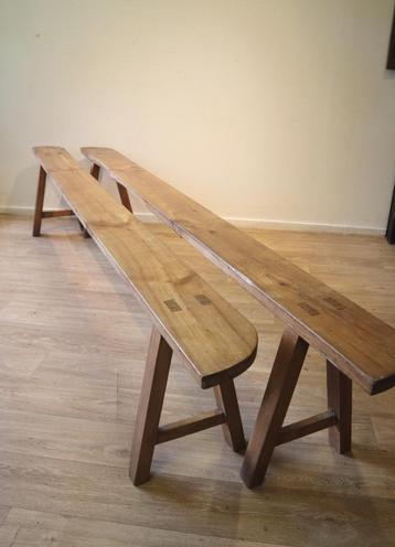 Set antieke Franse kersenhouten banken 251 cm  beschikbaar voor biedingen