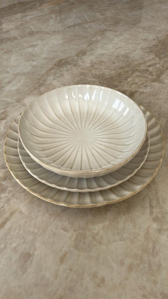 TE HUUR Serviesset voor (21-)diner, bruiloften & evenmenten, Huis en Inrichting, Keuken | Servies, Zo goed als nieuw, Compleet servies