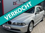 BMW 5-serie Touring 520i Special Edition Lifestyle DAK/NAVI/, 2171 cc, Achterwielaandrijving, Gebruikt, Zwart