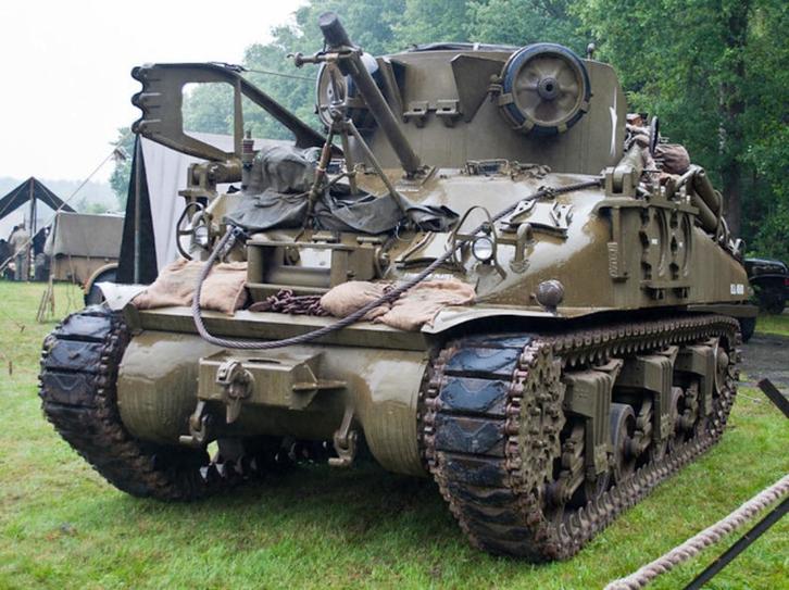 Italeri M32 Sherman Recovery Vehicle. no. 6203, Hobby en Vrije tijd, Modelbouw | Auto's en Voertuigen, Zo goed als nieuw, Tank