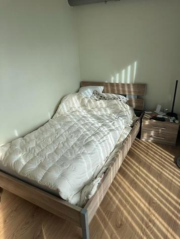 Complete Slaapkamer Set: Kast, Bed & Nachtkastje beschikbaar voor biedingen