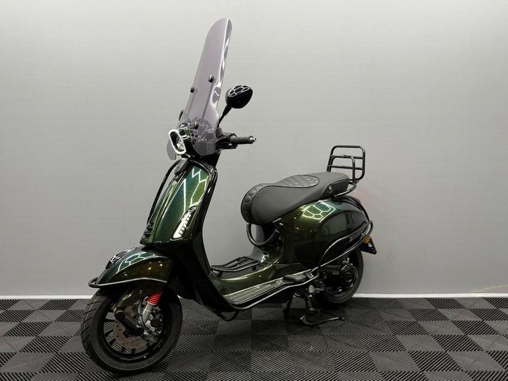 Vespa Sprint 45 Full Option Hoge korting €6299 all-in, Fietsen en Brommers, Scooters | Vespa, Nieuw, Overige modellen, Maximaal 45 km/u