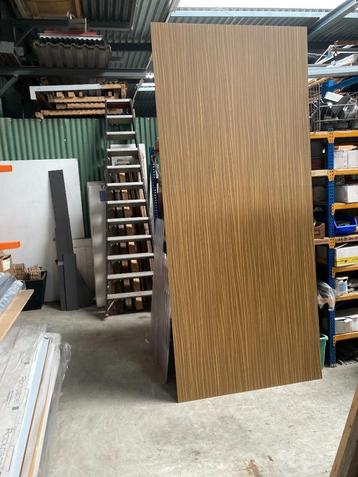 plaatmateriaal Rockpanel Woods Ebony Limestone beschikbaar voor biedingen