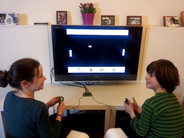 Pong retro videospel (Vellelman MK191), Spelcomputers en Games, Games | Overige, Zo goed als nieuw, Overige genres, 2 spelers