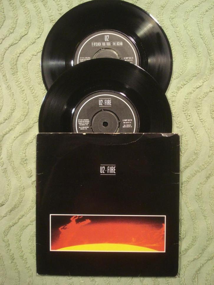 U2 2x7" Vinyl Single: ‘Fire’ (UK), Cd's en Dvd's, Vinyl Singles, Gebruikt, EP, Rock en Metal, 7 inch, Ophalen of Verzenden