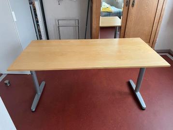 Verstelbaar ikea bureau (galant) - afbeelding 1