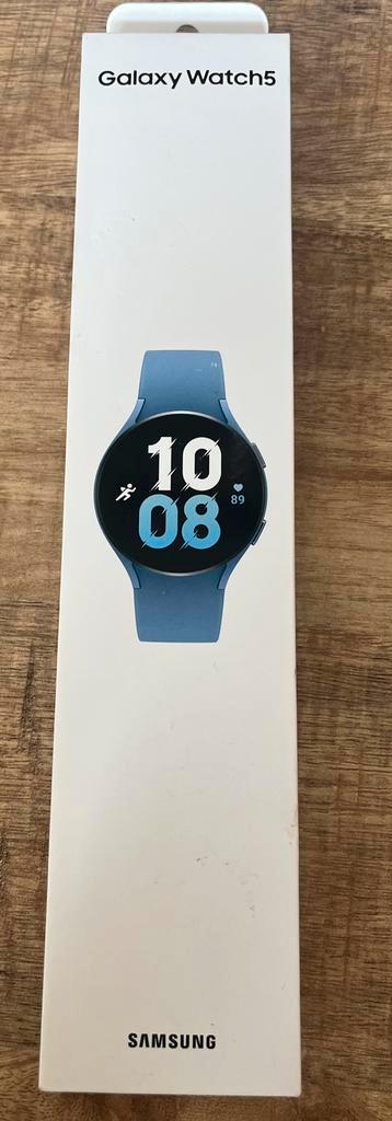 nieuw in doos Samsung Galaxy Watch5 (44mm, LTE) GPS Wi-Fi beschikbaar voor biedingen