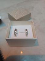 18 Karaat Gouden Oorbellen met Diamant, Sieraden, Tassen en Uiterlijk, Oorbellen, Ophalen of Verzenden, Zo goed als nieuw, Met edelsteen