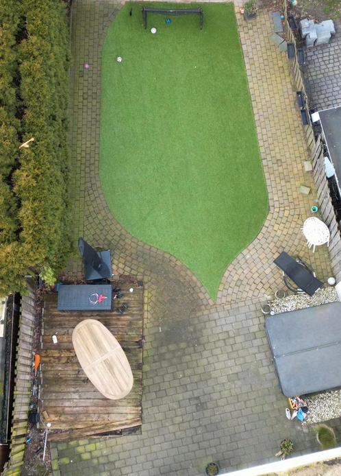 Gratis af te halen: ca. 75/80m² bestrating + 32m² kunstgras, Tuin en Terras, Gras en Kunstgras, Zo goed als nieuw, 20 m² of meer