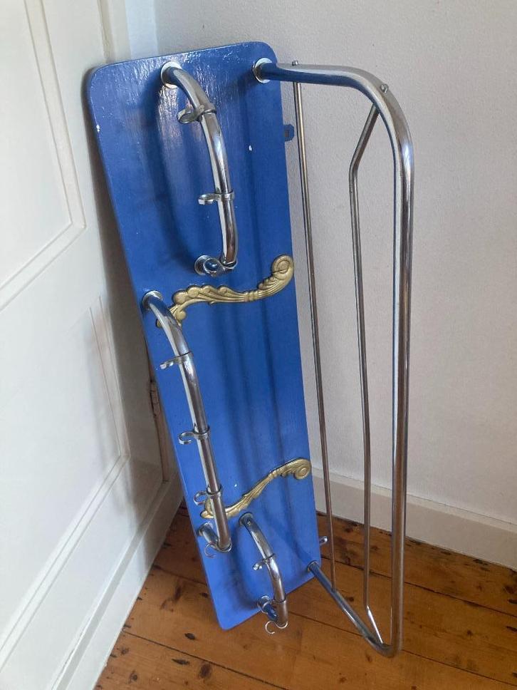 Gispen -achtig rek kapstok op blauw bord met veel haakjes, Huis en Inrichting, Woonaccessoires | Kapstokken, Gebruikt, Ophalen of Verzenden