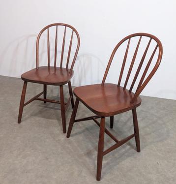 Paar stoelen uit het midden van de  eeuw beschikbaar voor biedingen