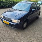 Volkswagen Polo 1.4 44KW 1998 Blauw lange apk, Auto's, Volkswagen, Voorwielaandrijving, 450 kg, 4 cilinders, Blauw