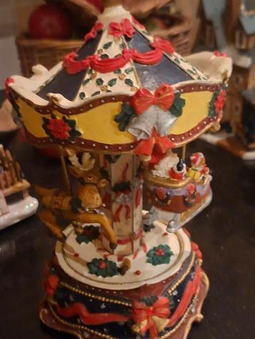 Leuke carrousel voor in uw kerstdorp  beschikbaar voor biedingen