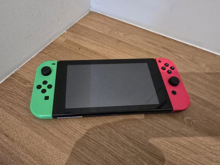 Nintendo Switch, Spelcomputers en Games, Spelcomputers | Nintendo Switch, Zo goed als nieuw, Switch Original, Met 2 controllers