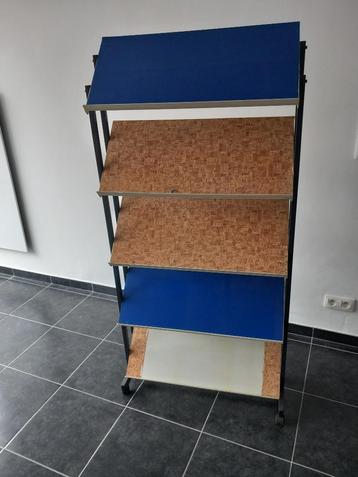 presentatie display beschikbaar voor biedingen