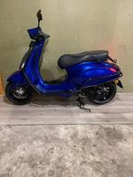 Te koop piaggio vespa sprint brom, Fietsen en Brommers, Scooters | Vespa, Ophalen of Verzenden, Zo goed als nieuw, Benzine